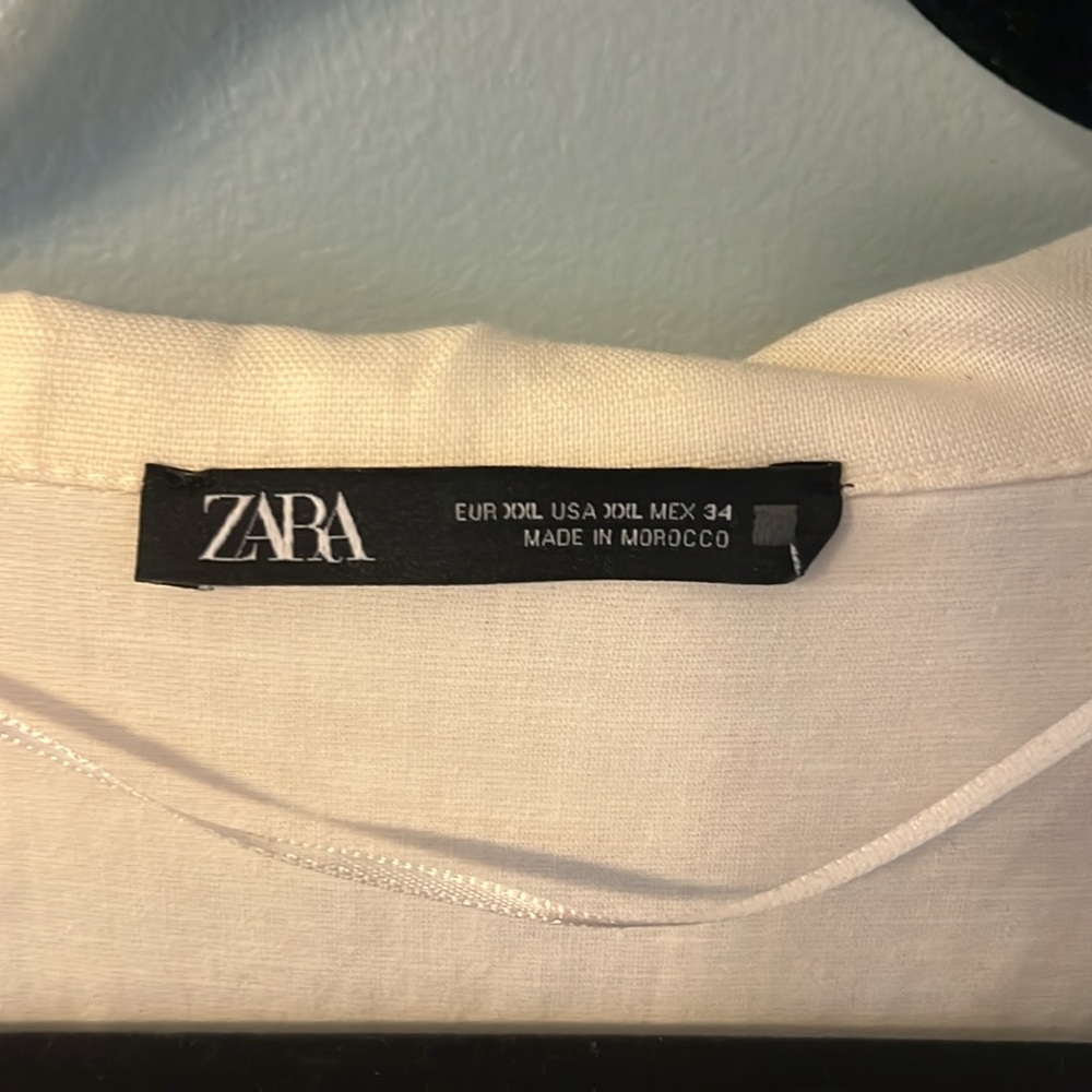 Zara Ivory Top with Black Accents - Picture 3 of 7